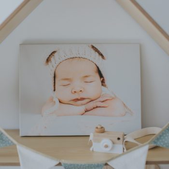 Fotografía impresa de un niño durmiendo